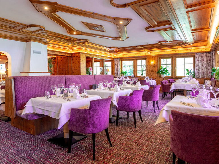 Modernes Altholz Restaurant Silbertal Hotel Bergkristall