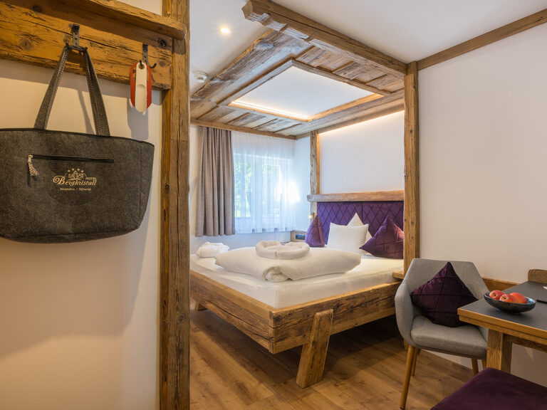 Einzelzimmer Wildried Altholz Modern Interior Design Hotel Bergkristall Montafon Silbertal Urlaub in den Bergen